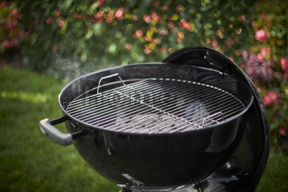 Угольный гриль Weber Classic Kettle 57см, черный 1341504 фото