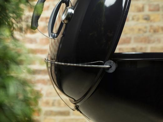 Угольный гриль Weber Master-Touch GBS E-5750 57 см, черный 14701004 фото